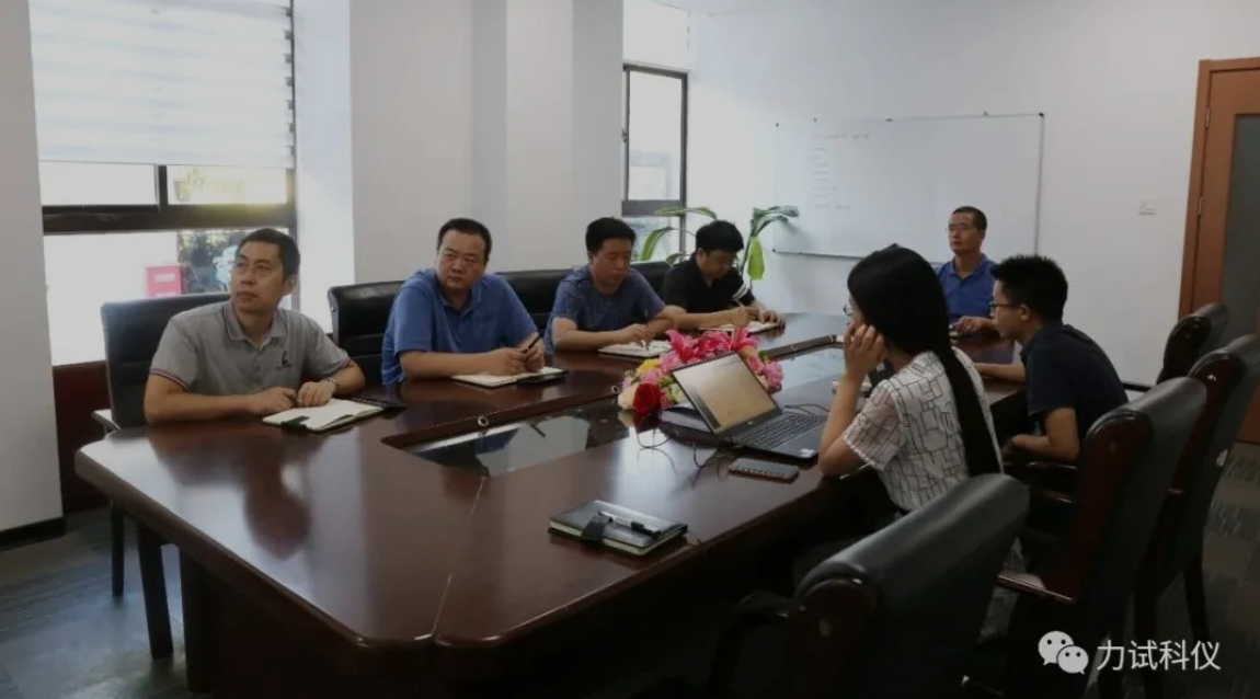 M00g6O2gT8-yDcmvmWdGdw